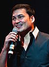 https://upload.wikimedia.org/wikipedia/commons/thumb/4/41/Gabby_Concepcion_at_the_KC_Concepcion_Live_US_Concert_Tour%2C_November_2010.jpg/100px-Gabby_Concepcion_at_the_KC_Concepcion_Live_US_Concert_Tour%2C_November_2010.jpg